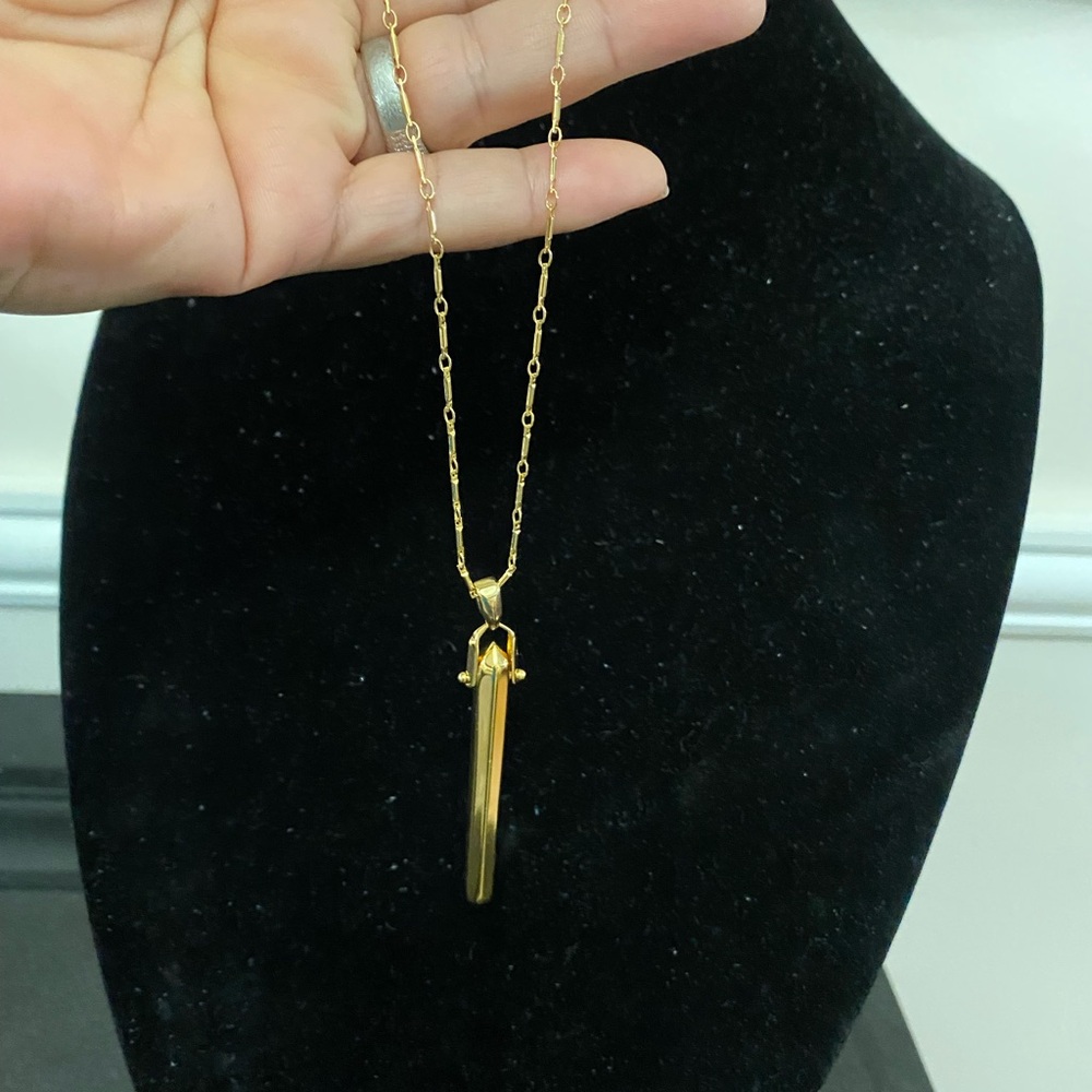 Stella and dot Gold Bar Pendant Necklace